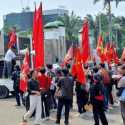 Puluhan Mahasiswa Demo di DPR, Suarakan Pendidikan Gratis