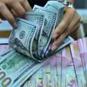 Rupiah Nyaris Tembus Rp18.200 per Dolar AS, BI Ungkap Biang Keroknya