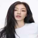 Jihyo TWICE Memulai Babak Mandiri Lewat EMITHAUS