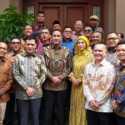 Komisi III DPR Sambangi Kediaman Kapolri Baru