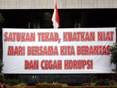 SPANDUKNYA ANTI KORUPSI