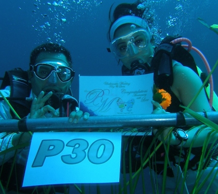 MENIKAH DI BAWAH LAUT