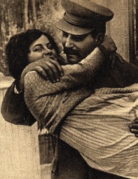 Puteri Joseph Stalin Meninggal Dunia di Usia 85 Tahun