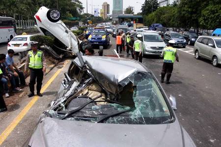 RINGSEK DI DEPAN DPR