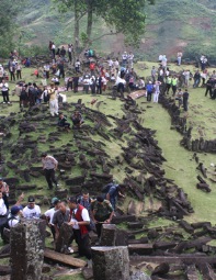 Turis Domestik di Gunung Padang Melonjak