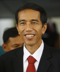 Jokowi Berkeliling Gerai Pameran INACRAFT