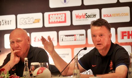 Konpers Pelatih Oranye