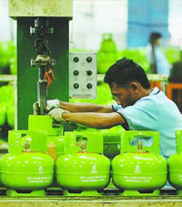 Pemerintah Wajib Kendalikan Harga Elpiji Subsidi Di Daerah