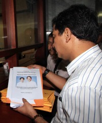 Cagub Kaltim Adukan Pasangan Incumbent ke MK