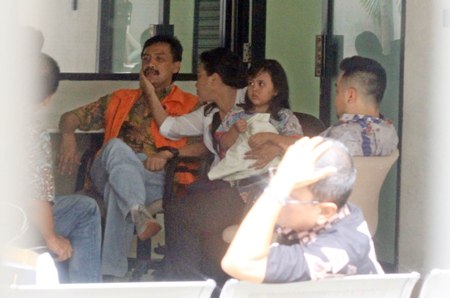 Andi Mallarangeng Dijenguk Keluarga