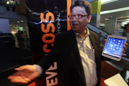 Peluncuran Evercross AT8