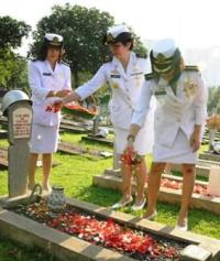 300 Kowal Ziarah di Taman Makam Pahlawan Kalibata
