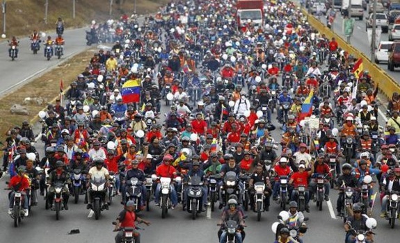 Konvoi Motor Damai Pendukung Maduro