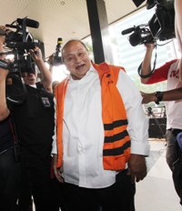 Emir Moeis Dituntut 4 Tahun 6 Bulan Penjara karena Terbukti Terima Hadiah