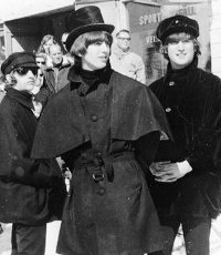 Jaket dan Piano Anggota The Beatles Dilelang