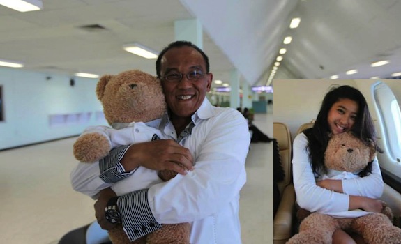 Mengapa Ical Memeluk Boneka Beruang