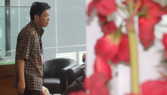 Machfud Melangkah Lunglai