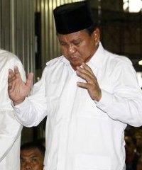 Jubir PDIP: Prabowo Tak Pernah Jadi Imam Shalat