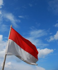 Bendera Merah Putih di Kantor Distrik Nimboran Dirobek