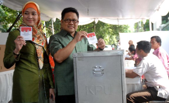 Muhaimin Iskandar Masukkin Kertas Suara