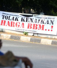 Spanduk Tolak Kenaikan BBM Mulai Bertebaran