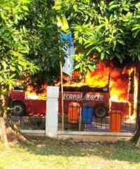 Bus Transjakarta Terbakar di Halte Al Azhar