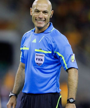 Howard Webb Resmi Gantung Peluit