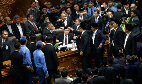 Bela Jokowi, Kalangan Pengusaha Ramai-ramai Soroti Politikus DPR