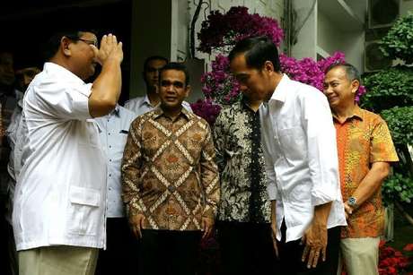 Prabowo Menghormat, Jokowi Kaget