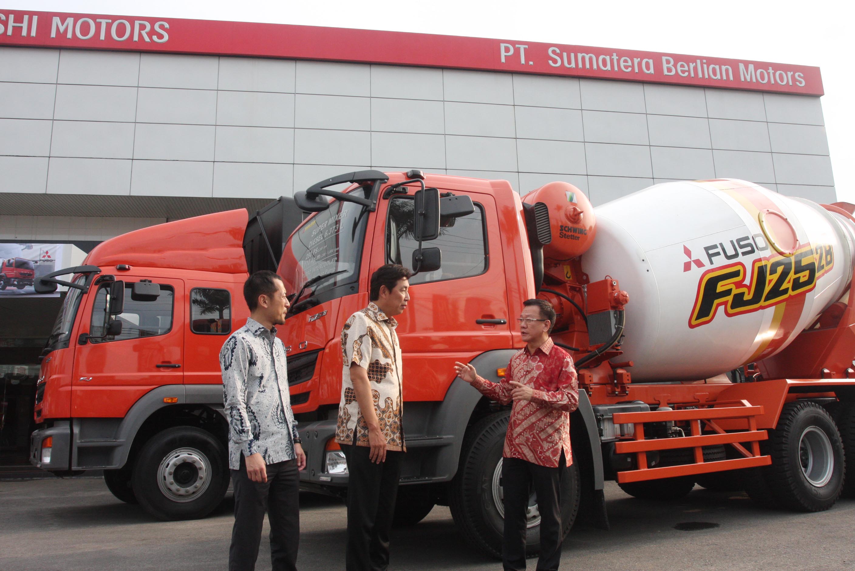 Mitsubishi Fuso Masuk Medan