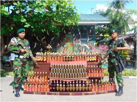 Satgas Pamtas Berhasil Amankan Ribuan Botol Miras Ilegal asal Malaysia