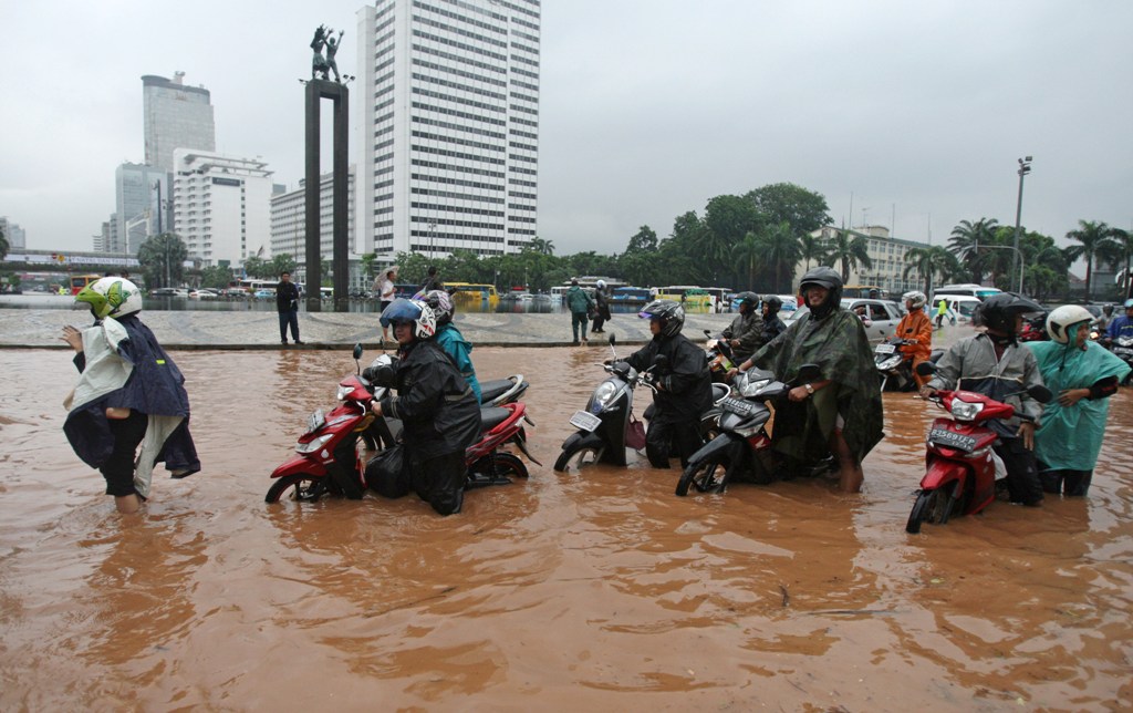 Hasil gambar untuk banjir jakarta