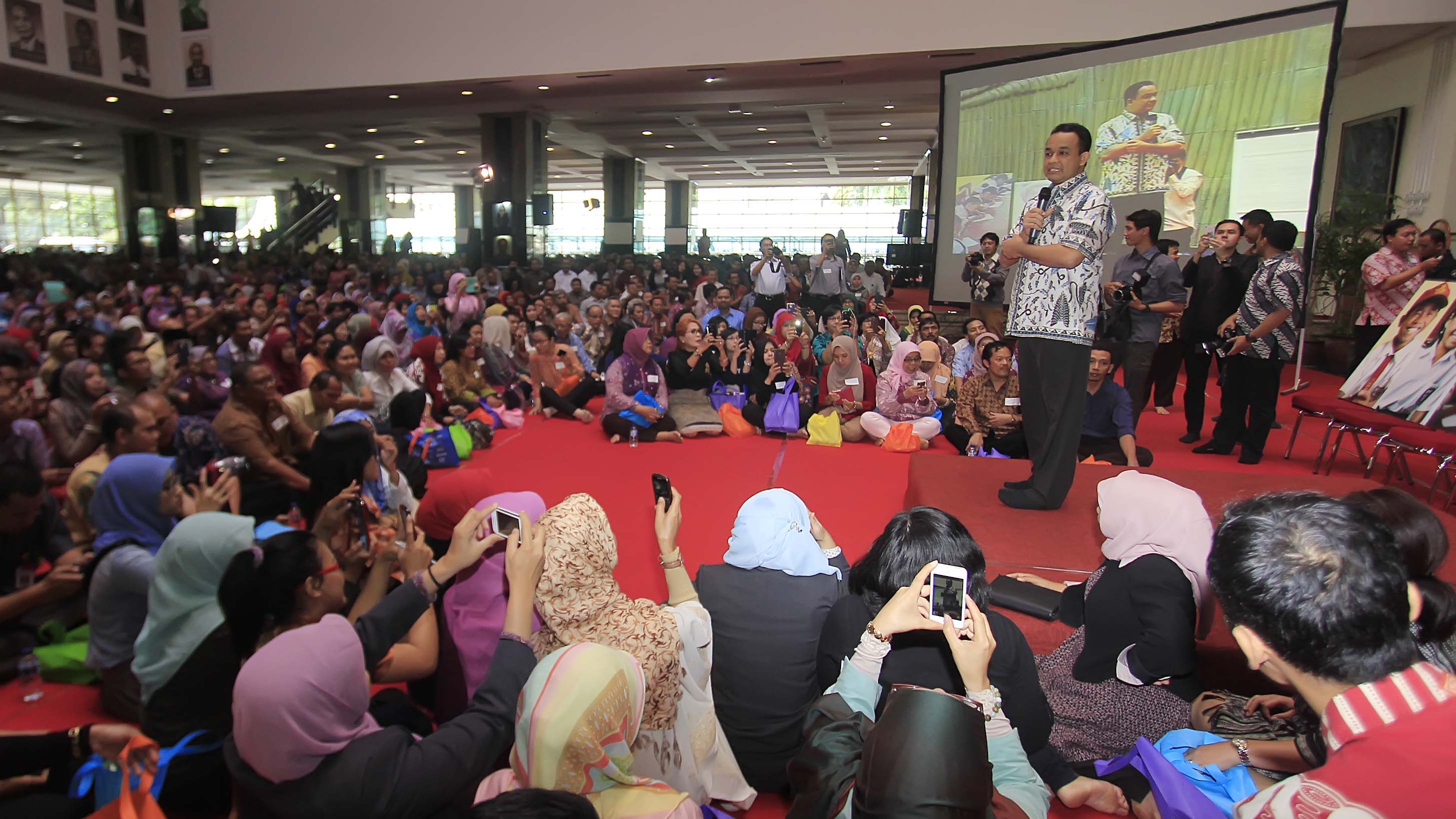 Rapat Terbuka Menteri dengan 3 Ribu PNS