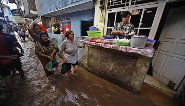 Katulampa Normal, Namun Kampung Pulo Mulai Banjir