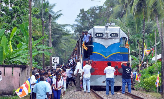 Peringati Tsunami Di Sri Lanka