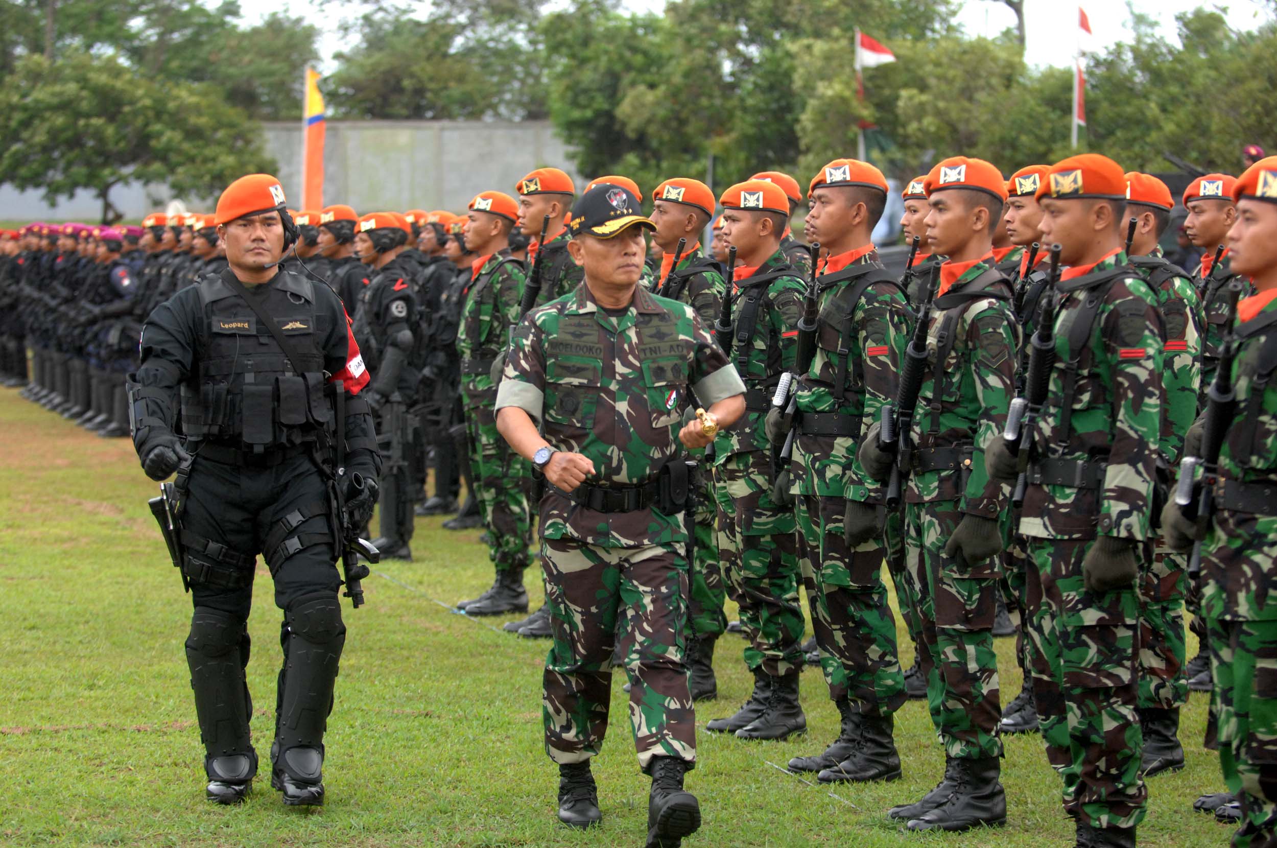 Periksa Pasukan Satuan Gultor TNI