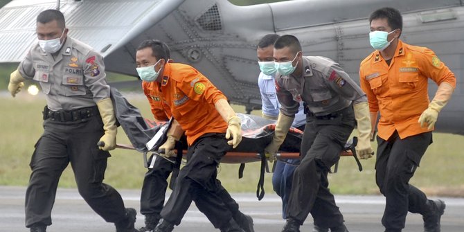 Pakaian Utuh, Jenazah Korban AirAsia ke-40 Ini Masih Lengkap