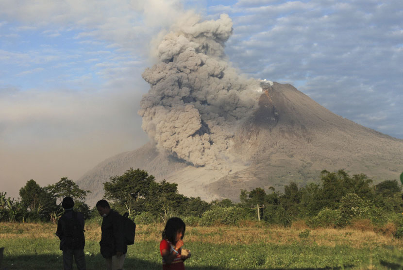 Gunung Sinabung Kembali Erupsi Pagi Ini