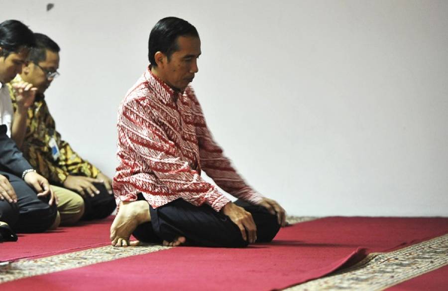 Kader Surya Paloh: Wudhu Bakal Batal, Jokowi Terancam Tak Sah lagi Jadi Imam<i>!</i>