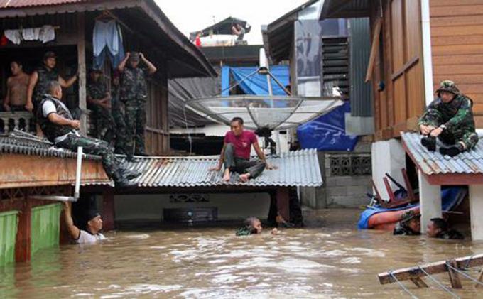 Kebanyakan Punya Rumah Dua Lantai, Warga Kampung Pulo Ogah 'Ngungsi'