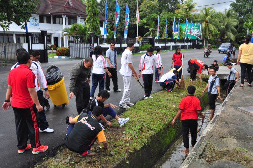 Paling Keren Gambar Kartun Kerja  Bakti Di Lingkungan 