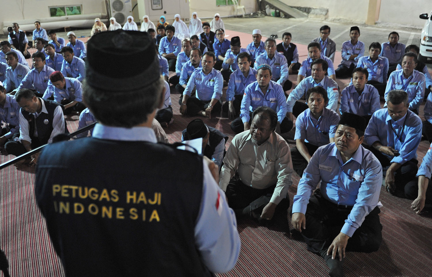 Pakai Peci & Dasi, Penghulu Ramai-ramai Daftarkan Diri