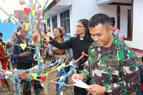 Yonif 400/Raider Kemah Paskah Bersama Jemaat GKI Efata Yanamaa Papua