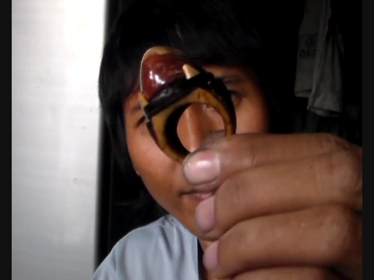 Unik, Pengikat Batu Akik dari Tempurung Kelapa