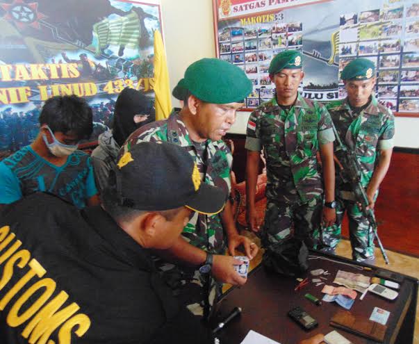 Satgas Pamtas Kostrad Berhasil Amankan 6 Paket Sabu-sabu