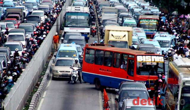 ITW: Transportasi Umum, Bukti Kita Belum Menjadi Bangsa Beradab