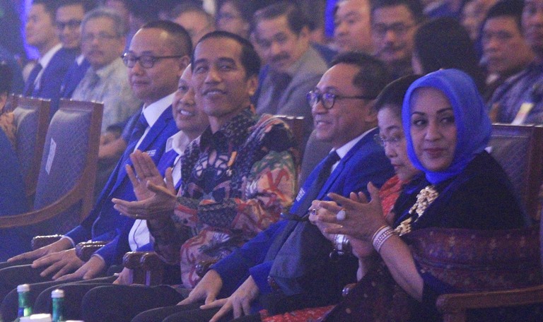 Presiden Jokowi: Kader..., PAN...