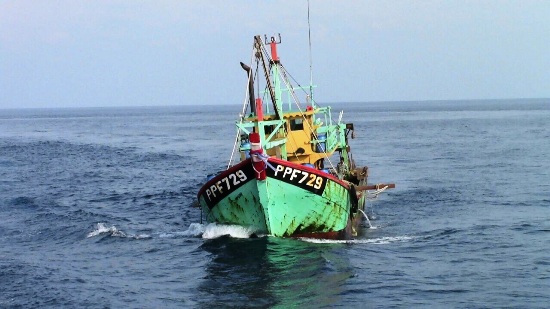 Kapal Ilegal Asal Malaysia Ditangkap di Selat Malaka