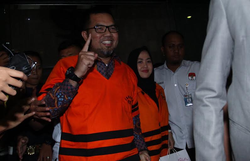Bupati Empat Lawang & Istri Ditahan KPK