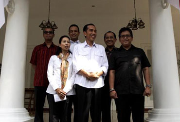 Pegang Kartu Truf, Rini Soemarno Aman di Kabinet